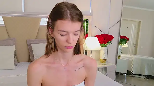 Snapshot of MeganMour chatting on 24, 11, 2025 MeganMour online show from 24, 11, 2025