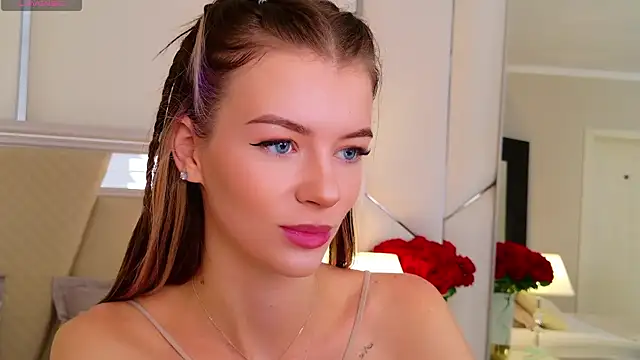 Snapshot of MeganMour chatting on 9, 10, 2025 MeganMour online show from 9, 10, 2025