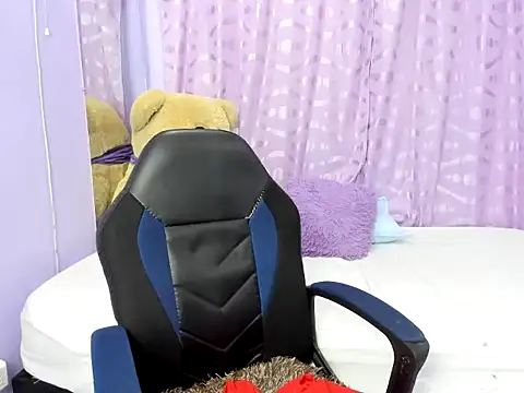 Snapshot of ximena_bunny chatting on 7, 1, 2025 ximena bunny online show from 7, 1, 2025