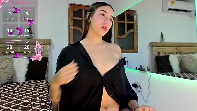 oriana faddila online show from 8, 4, 2026