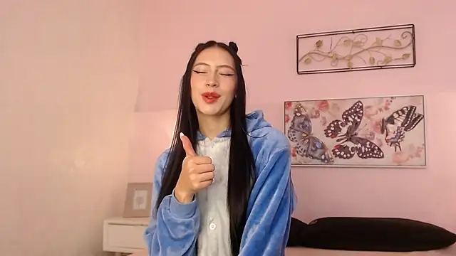 sara17  online show from 10, 10, 2025