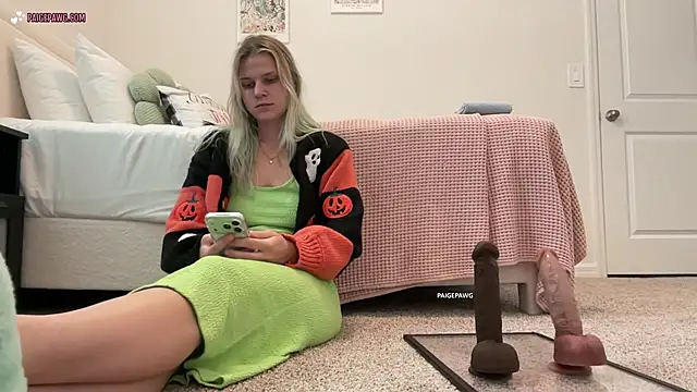 Snapshot of PaigePawg chatting on 31, 10, 2025 PaigePawg online show from 31, 10, 2025