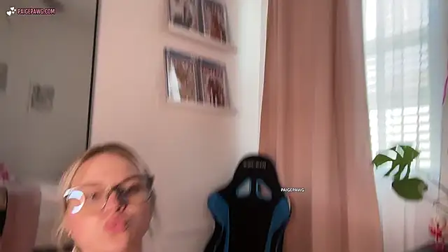 PaigePawg online show from 9, 2, 2026