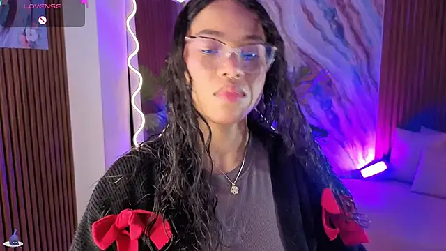 penelope tay1 online show from 3, 5, 2026