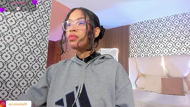 penelope tay1 online show from 5, 2, 2026