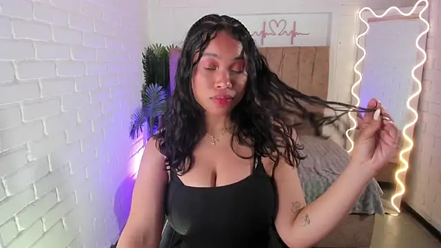 Snapshot of penelope_tay1 chatting on 31, 10, 2025 penelope tay1 online show from 31, 10, 2025