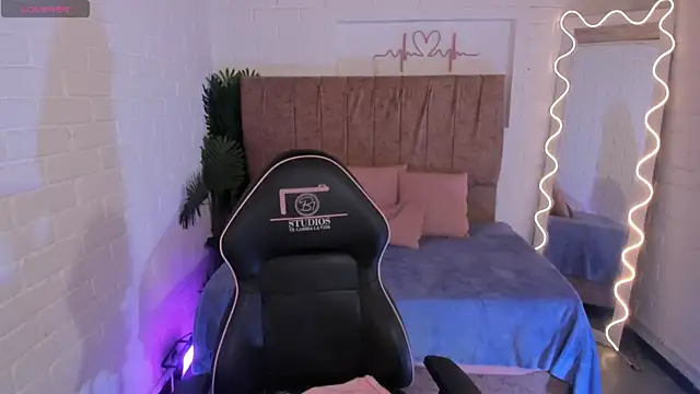 Snapshot of penelope_tay1 chatting on 20, 11, 2025 penelope tay1 online show from 20, 11, 2025