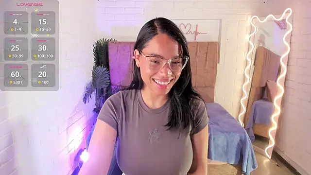 Snapshot of penelope_tay1 chatting on 18, 11, 2025 penelope tay1 online show from 18, 11, 2025