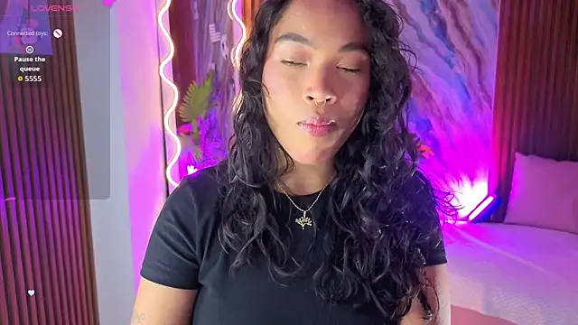 penelope tay1 online show from 13, 7, 2026