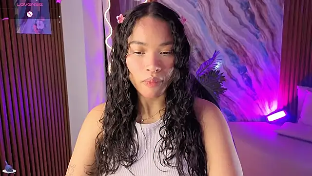 penelope tay1 online show from 4, 5, 2026