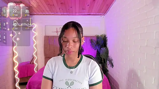 Snapshot of penelope_tay1 chatting on 21, 10, 2025 penelope tay1 online show from 21, 10, 2025