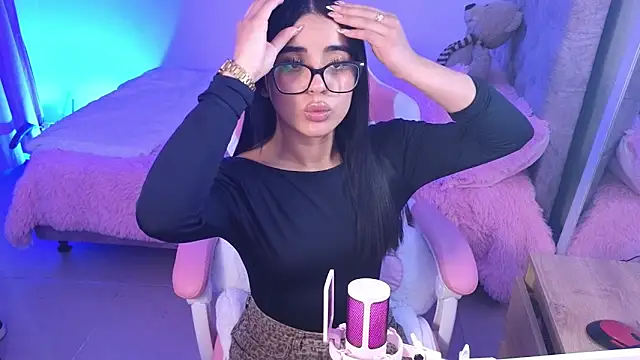 Emily-14 online show from 26, 3, 2026