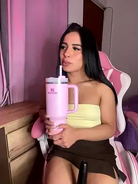 Snapshot of Emily-14 chatting on 10, 1, 2026 Emily-14 online show from 10, 1, 2026