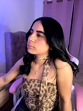 Snapshot of Emily-14 chatting on 15, 11, 2025 Emily-14 online show from 15, 11, 2025