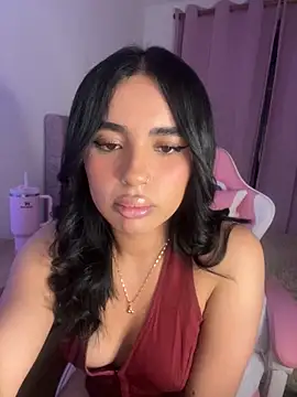 Snapshot of Emily-14 chatting on 14, 11, 2025 Emily-14 online show from 14, 11, 2025