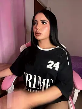 Snapshot of Emily-14 chatting on 11, 1, 2026 Emily-14 online show from 11, 1, 2026