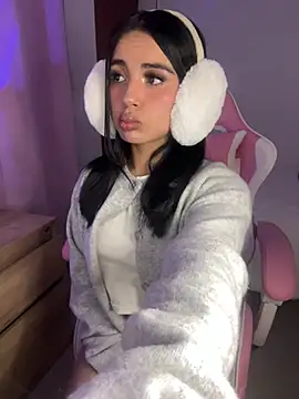 Snapshot of Emily-14 chatting on 14, 1, 2026 Emily-14 online show from 14, 1, 2026