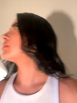 Snapshot of Emily-14 chatting on 26, 10, 2025 Emily-14 online show from 26, 10, 2025