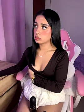 Snapshot of Emily-14 chatting on 9, 1, 2026 Emily-14 online show from 9, 1, 2026