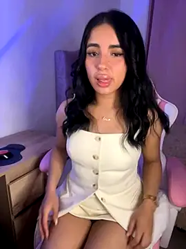 Snapshot of Emily-14 chatting on 5, 12, 2025 Emily-14 online show from 5, 12, 2025