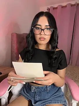 Snapshot of Emily-14 chatting on 8, 11, 2025 Emily-14 online show from 8, 11, 2025