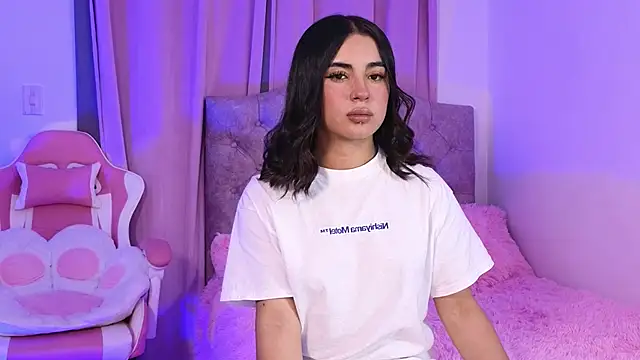 Snapshot of Emily-14 chatting on 30, 1, 2025 Emily-14 online show from 30, 1, 2025