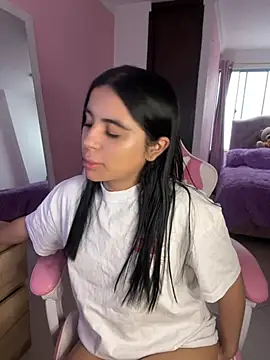 Emily-14 online show from 26, 4, 2026