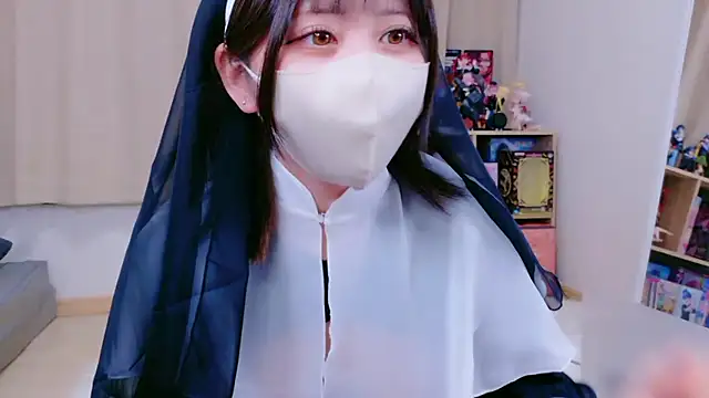 Snapshot of -anzu-o chatting on 12, 9, 2025 -anzu-o online show from 12, 9, 2025