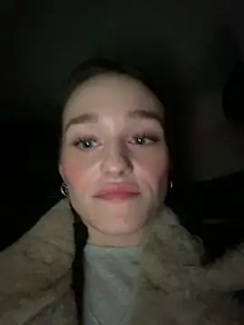 Mia Mia M online show from 4, 3, 2026