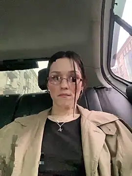 Mia Mia M online show from 4, 4, 2026