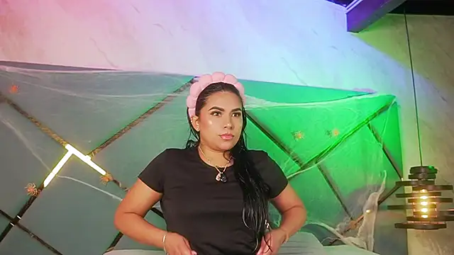 Snapshot of giorgia_13 chatting on 30, 10, 2025 giorgia 13 online show from 30, 10, 2025