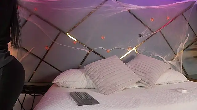 Snapshot of giorgia_13 chatting on 29, 10, 2025 giorgia 13 online show from 29, 10, 2025