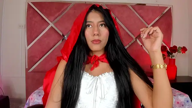 Snapshot of CarlaAlvez chatting on 24, 10, 2025 CarlaAlvez online show from 24, 10, 2025