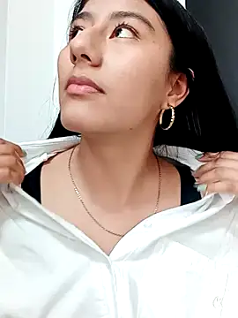 Snapshot of CarlaAlvez chatting on 13, 3, 2025 CarlaAlvez online show from 13, 3, 2025