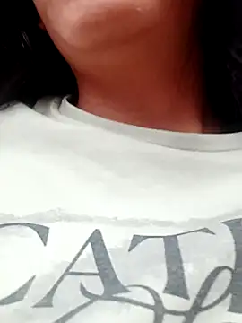 Snapshot of CarlaAlvez chatting on 21, 10, 2025 CarlaAlvez online show from 21, 10, 2025