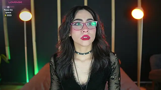 vampy dolll online show from 30, 1, 2025