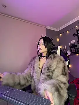 vampy dolll online show from 24, 7, 2026