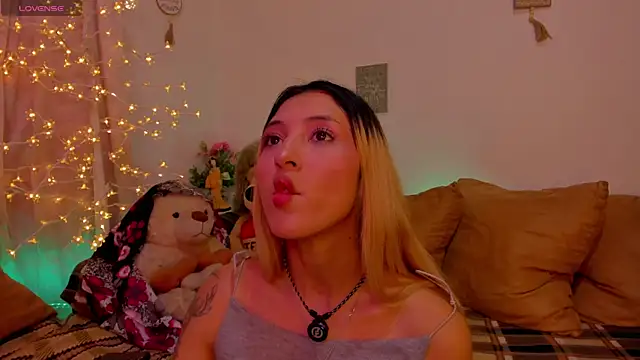 cuteweed420 online show from 27, 7, 2026