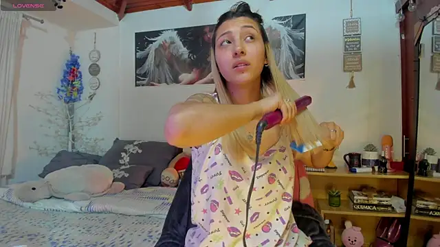 Snapshot of cuteweed420 chatting on 23, 4, 2026 cuteweed420 online show from 23, 4, 2026