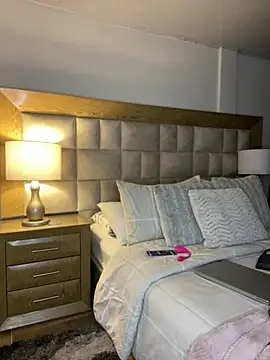 Sweet and caramel online show from 2, 11, 2025