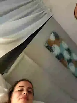 Snapshot of babybambiiii chatting on 17, 4, 2026 babybambiiii online show from 17, 4, 2026