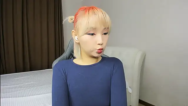 Snapshot of Milla_Aheo chatting on 29, 11, 2025 Milla Aheo online show from 29, 11, 2025