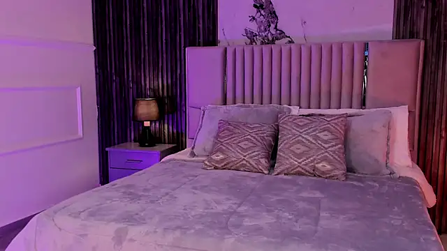 Lillyortiz online show from 15, 7, 2026
