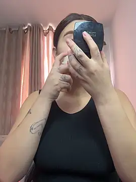 SaraBraun  online show from 18, 11, 2025