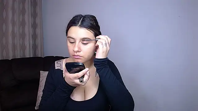 SaraBraun  online show from 19, 12, 2025