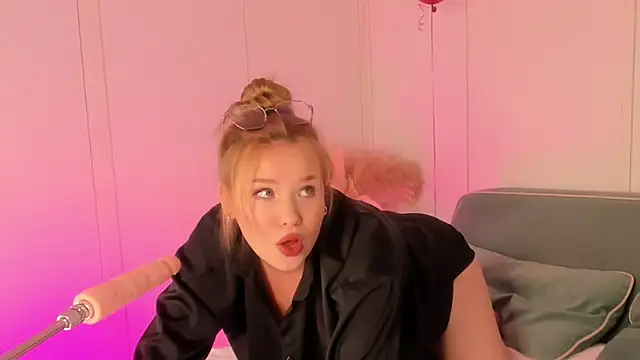 Snapshot of AgnesMilns chatting on 12, 12, 2024 AgnesMilns online show from 12, 12, 2024
