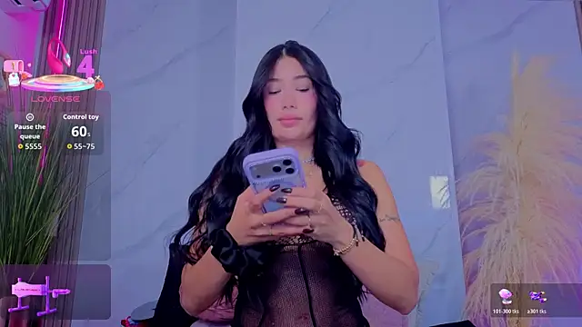 Chlooee   online show from 7, 4, 2026