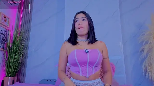 Chlooee   online show from 6, 1, 2026