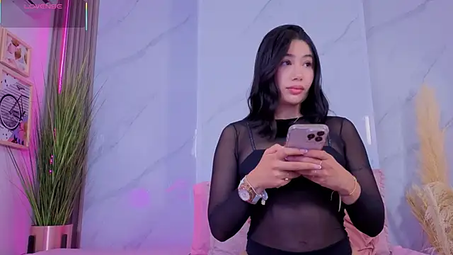 Chlooee   online show from 27, 10, 2025