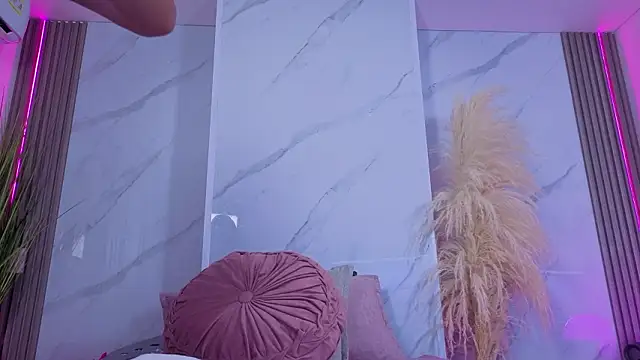 Chlooee   online show from 27, 3, 2026